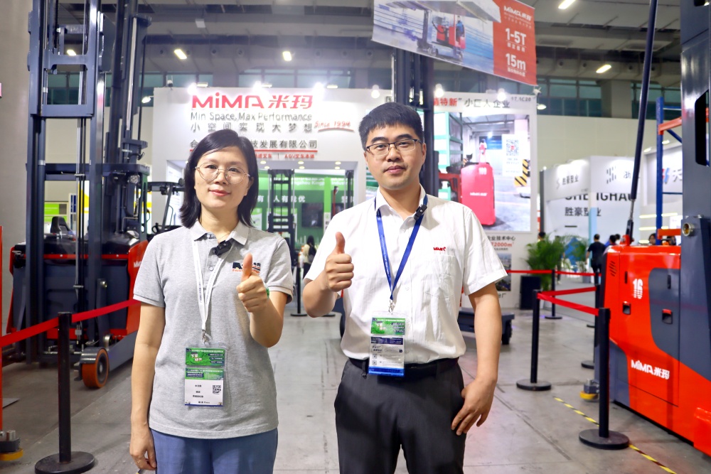 中叉網采訪合肥搬易通國內銷售副總 任飛 搬易通始終以“讓人類更輕松的進行物料搬運”為企業使命，全面助力我國物流產業朝向綠色、智能、專業化方向發展